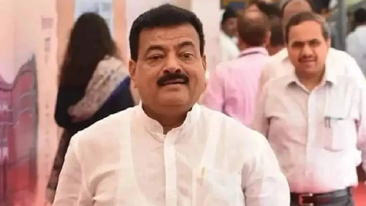 Bhaskar Jadhav and supriya sule