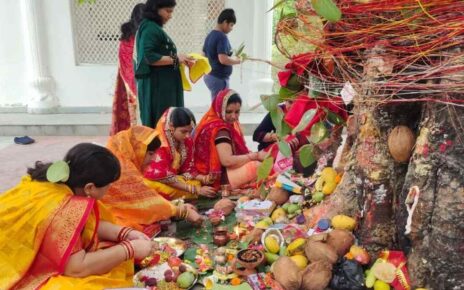 Vat Purnima Vrat 2025: